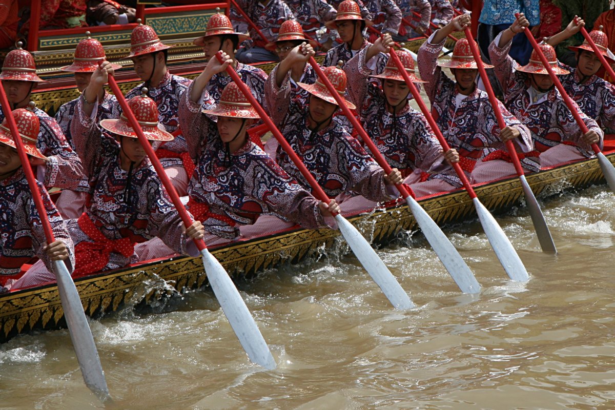 ฝีพายในขบวนพยุหยาตราทางชลมารค 2569
