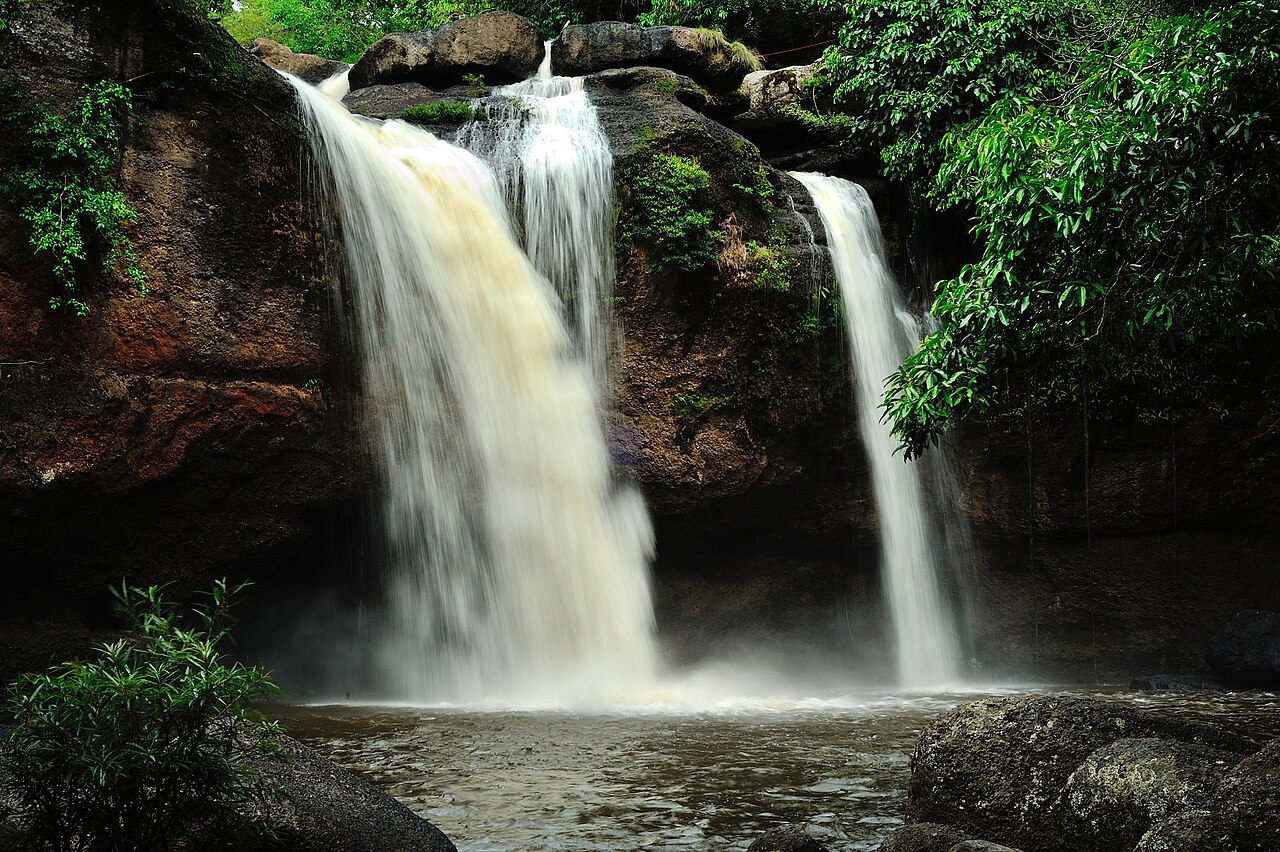 น้ำตกเหวสุวัต อุทยานแห่งชาติเขาใหญ่ ใกล้นครนายก